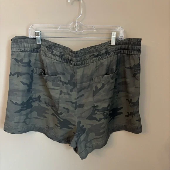 LOFT Women's Olive Camo Drawstring Shorts - Picture 2 of 8